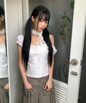 フラワーノースリーブパフブラウス