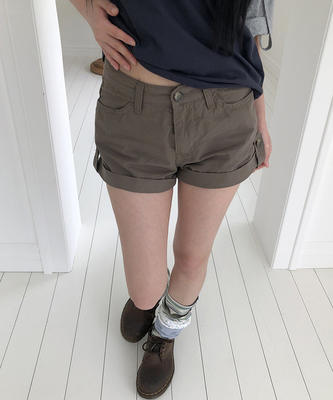ロールアップショートパンツ