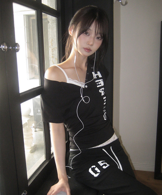 プリントヘンリーネックボタン半袖Tシャツ