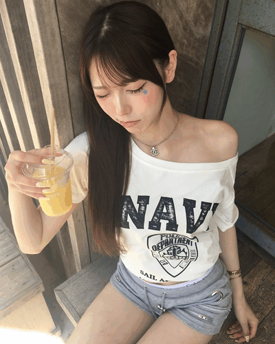 빈티지 오프숄더 반팔 티셔츠