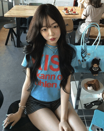 빅로고 크롭 반팔 티셔츠