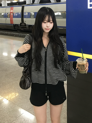 팬던트 니트 숏팬츠