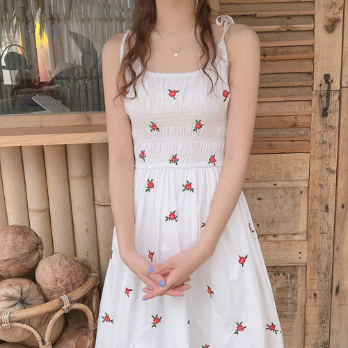 Sona バラ刺繍ワンピース 10代 代女性ファッション韓国通販