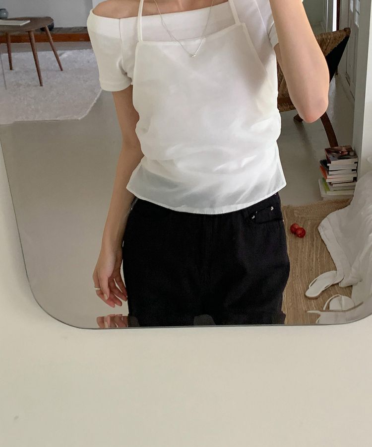 オフショルダースリムフィット半袖Tシャツ IVORY