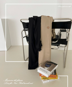 ルーズフィットトレンチコート