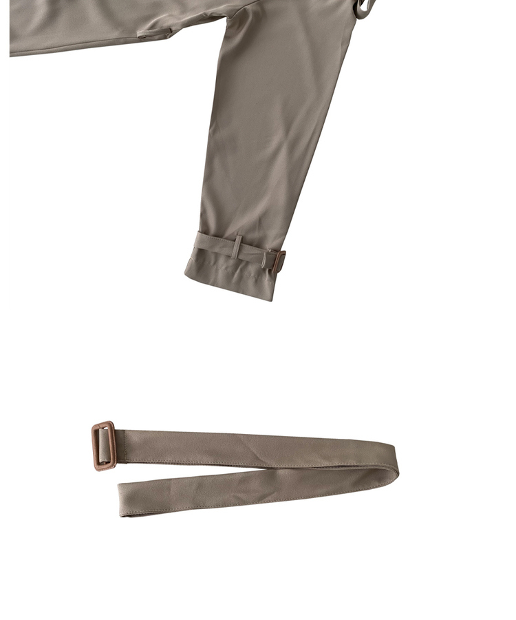 ルーズフィットトレンチコート