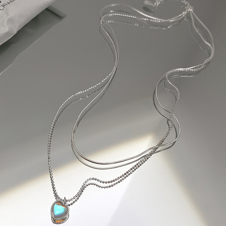 オーロラハートネックレス