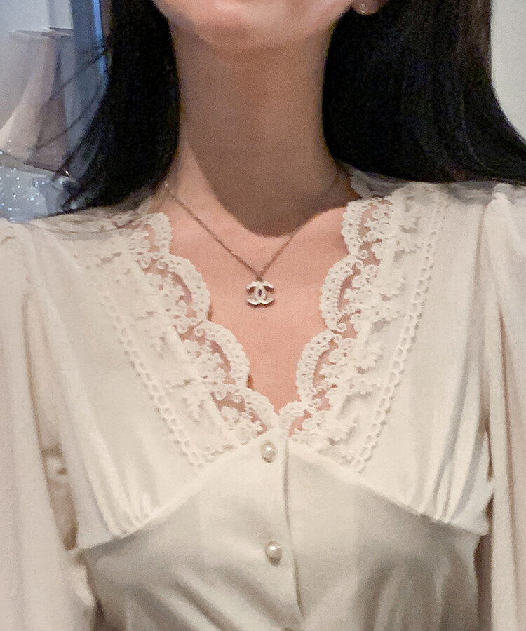 レースベルベットブラウス