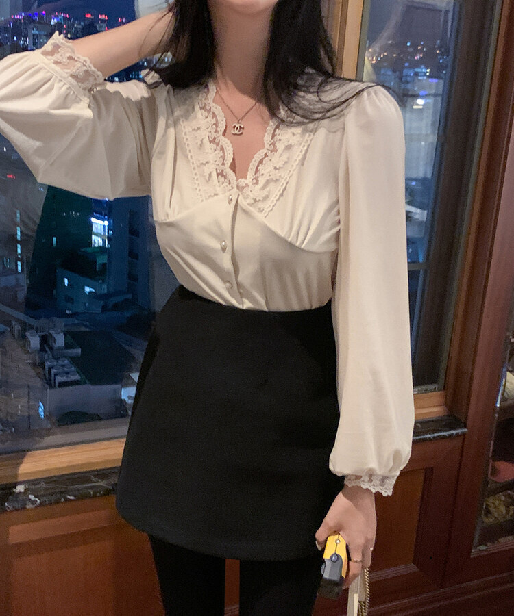 レースベルベットブラウス