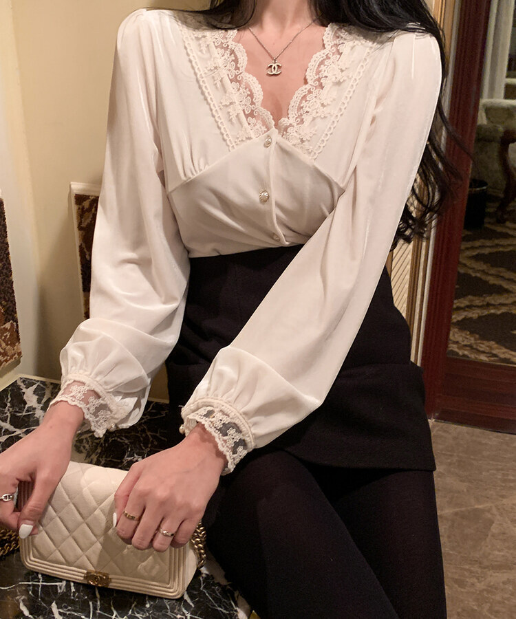 レースベルベットブラウス