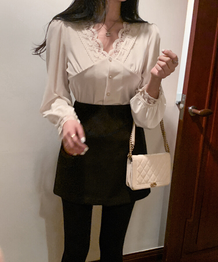 レースベルベットブラウス