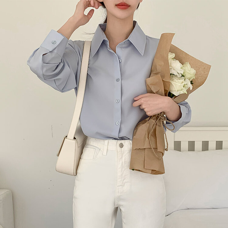 bs4691 매끄러운 광택감이 돋보이는 아뜨랑스 베이직 셔츠 블라우스 blouse LightBlue(model)