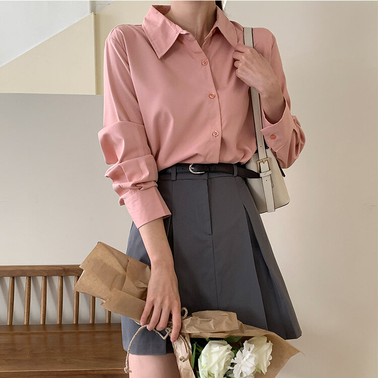 bs4691 매끄러운 광택감이 돋보이는 아뜨랑스 베이직 셔츠 블라우스 blouse Peach(model)