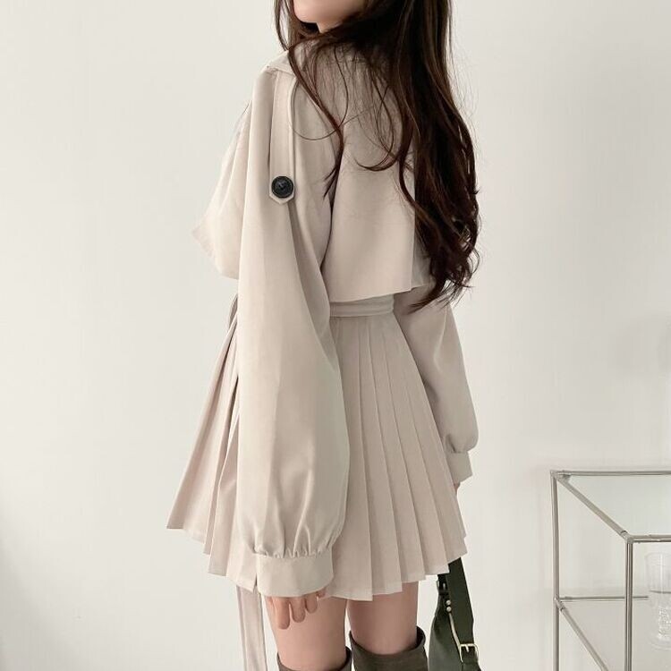 プリーツショートトレンチコート(ベルト付き) ベージュ