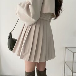 プリーツショートトレンチコート(ベルト付き) ベージュ