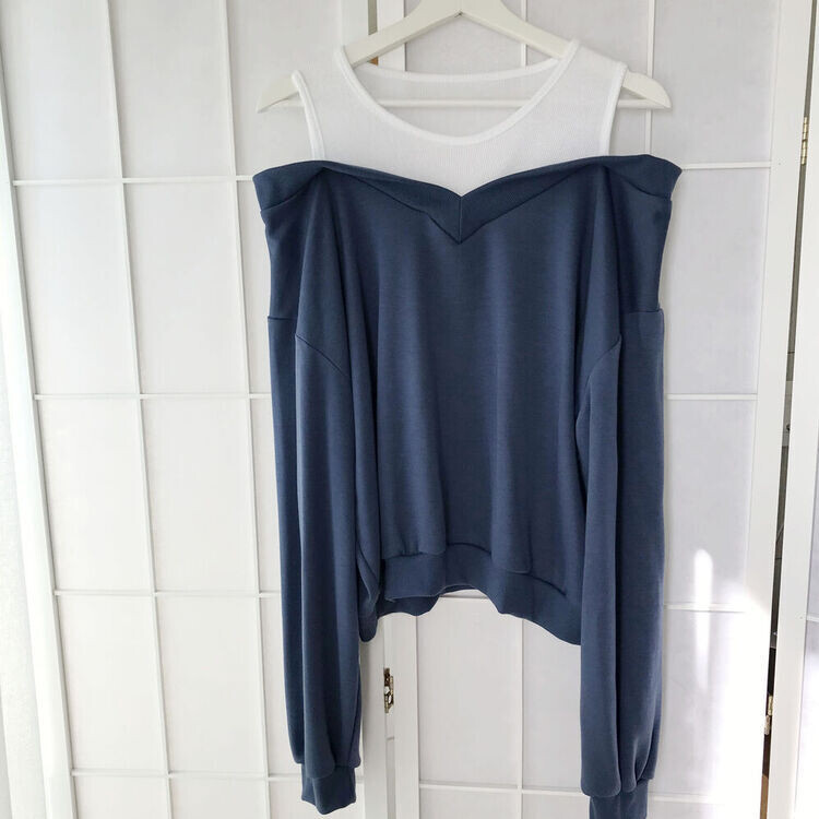 肩スリットレイヤードスウェット