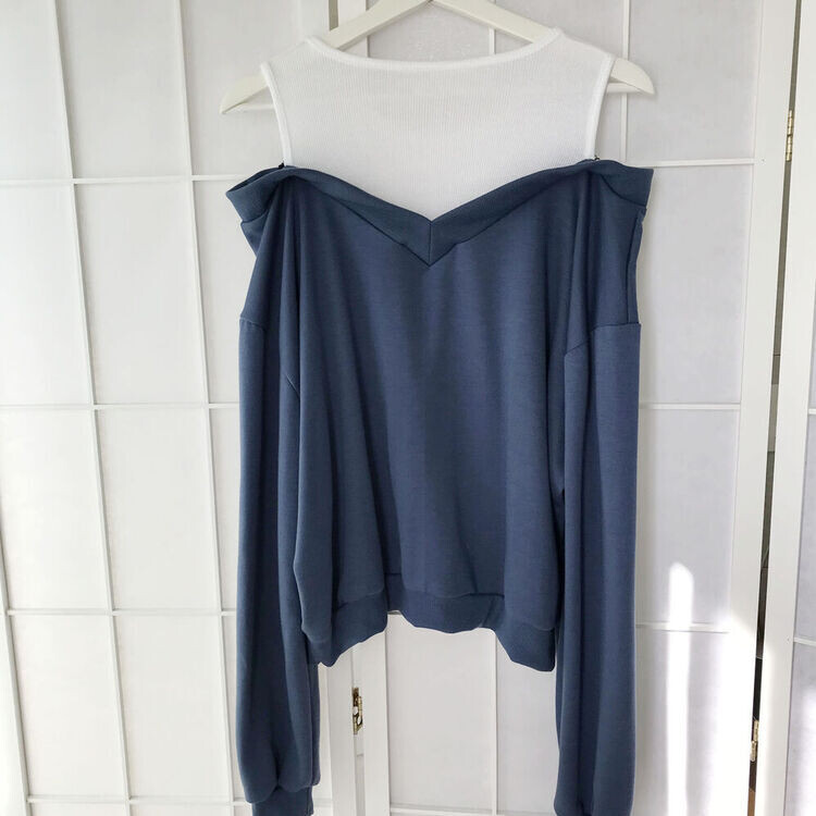 肩スリットレイヤードスウェット