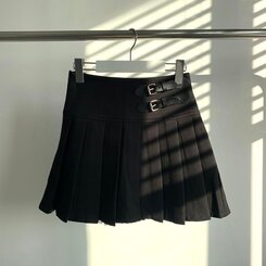 バックルプリーツスカート(ペチパンツ付き)