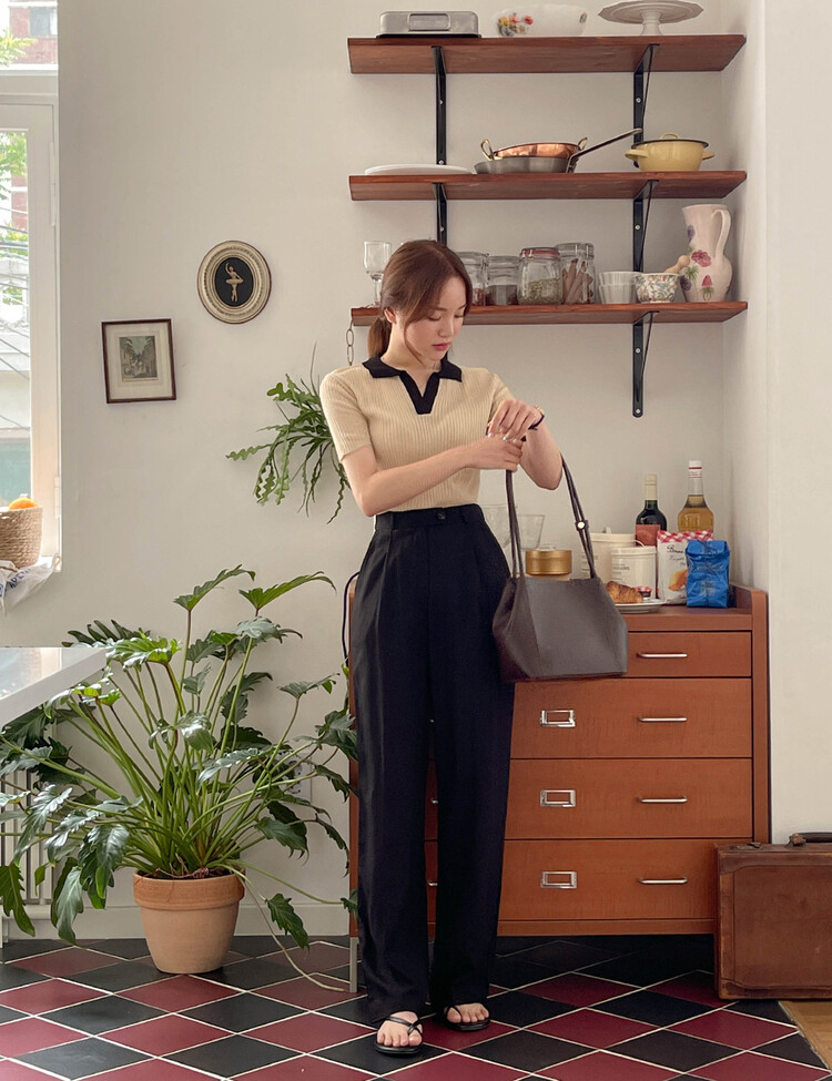 아로하 배색 카라 니트 베이지