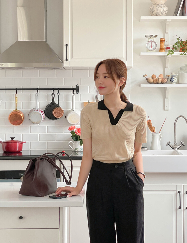 아로하 배색 카라 니트 베이지