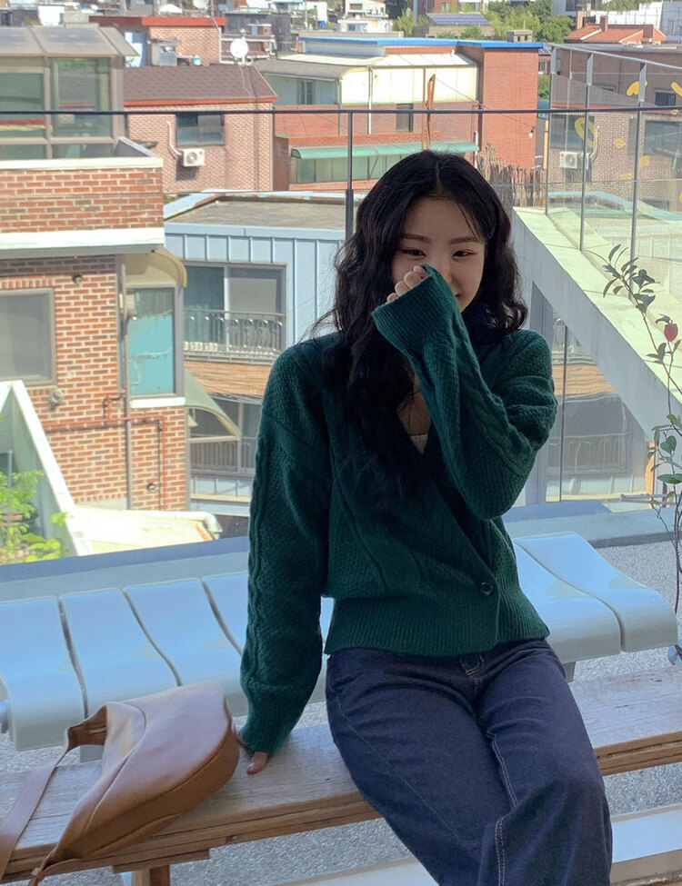 디데이 브이넥 니트 가디건 그린