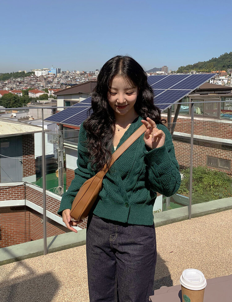 디데이 브이넥 니트 가디건 그린