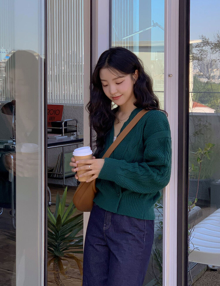 디데이 브이넥 니트 가디건 그린