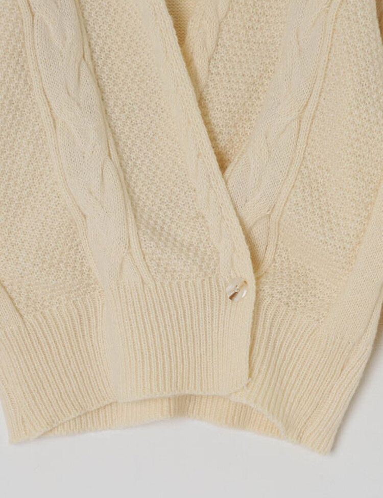 디데이 브이넥 니트 가디건
