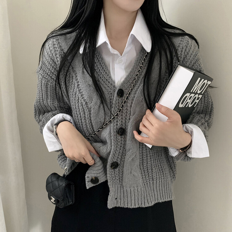 Vネッククロップケーブルニットカーディガン｜カーディガン