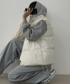 인생핏 하이넥 아방 루즈 도톰 스트링 패딩조끼 크림