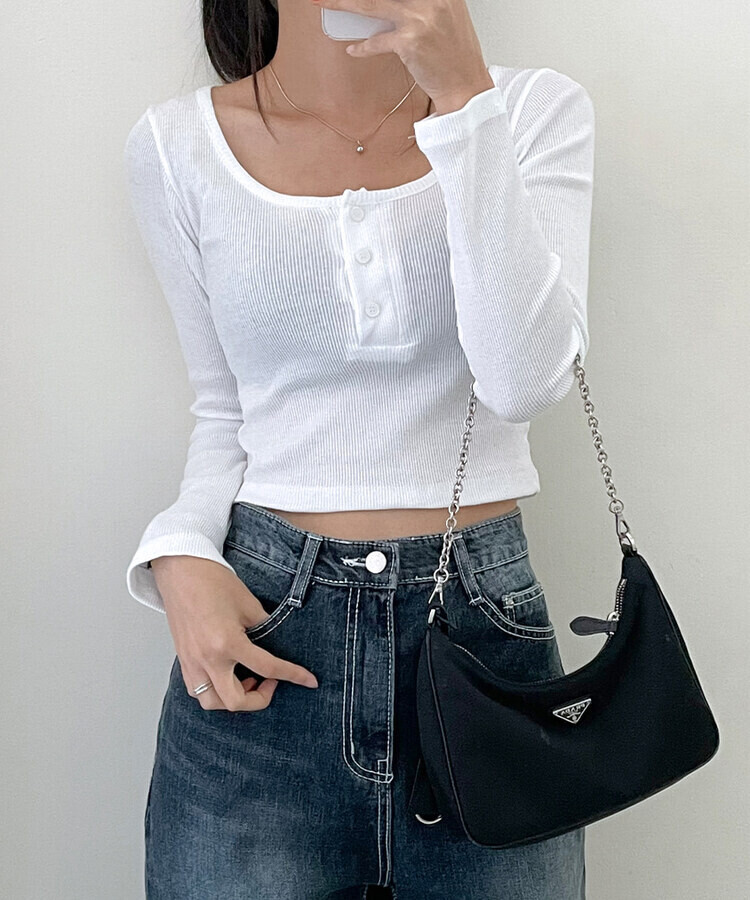 시에나골지버튼크롭긴팔티 화이트