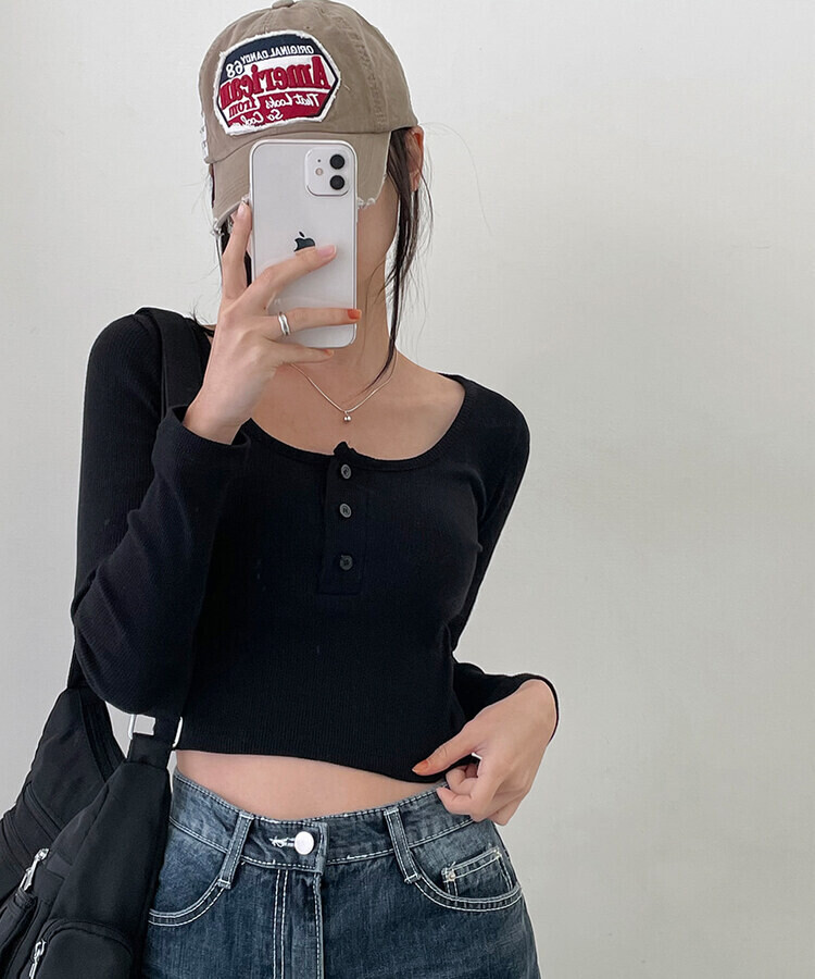 시에나골지버튼크롭긴팔티 블랙