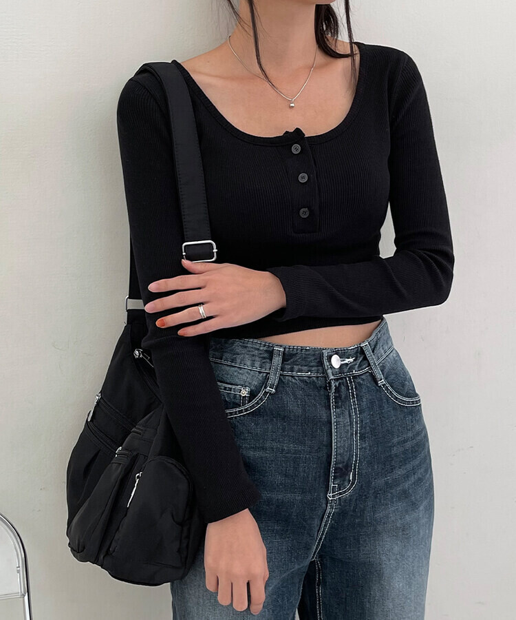 시에나골지버튼크롭긴팔티 블랙