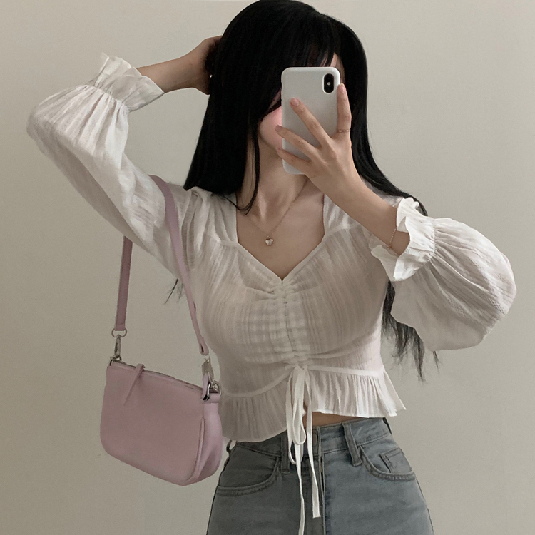 ハートネックシャーリングクロップブラウス アイボリー