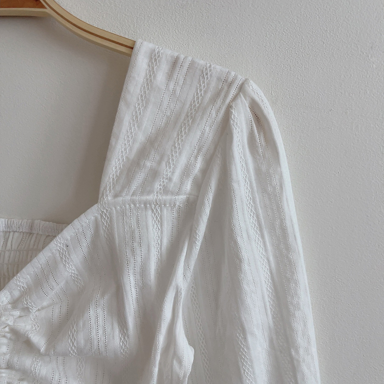 ハートネックシャーリングクロップブラウス