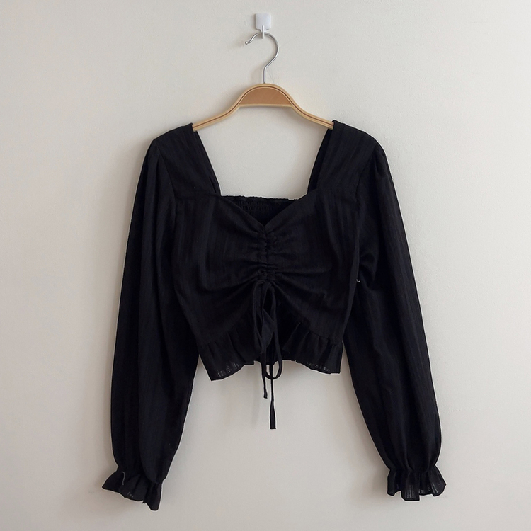 ハートネックシャーリングクロップブラウス