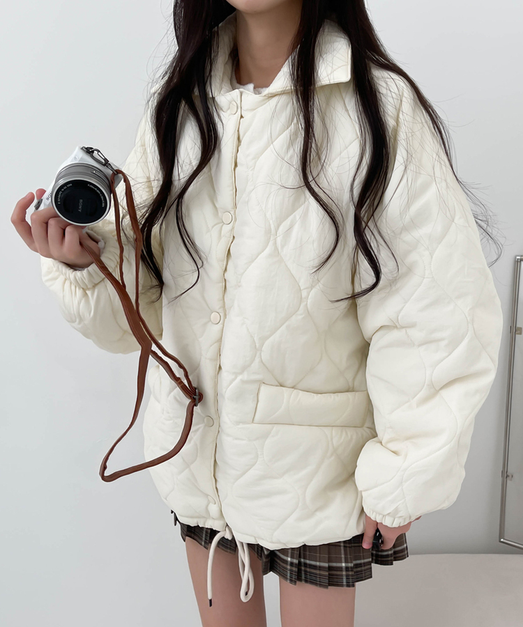 MOONSTONE キルティングライトダウン コンパクト収納袋付　ゴールド XL MOONSTONE キルティングライトダウン コンパクト収納袋付 ゴールド XL