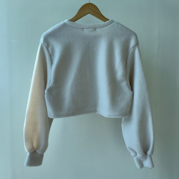 パールボタンクロップカーディガン