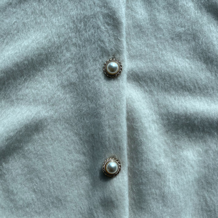 パールボタンクロップカーディガン