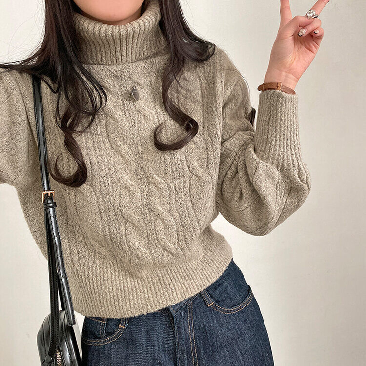 タートルネックケーブルクロップニット ベージュ