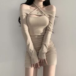 ユニークホルターネックシャーリングミニワンピース ベージュ