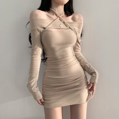 ユニークホルターネックシャーリングミニワンピース ベージュ