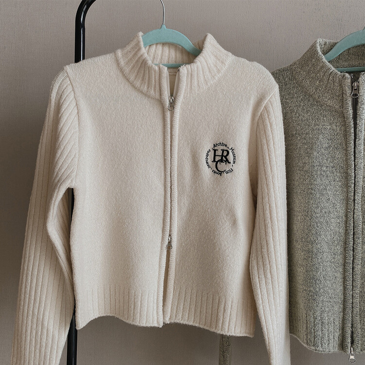 자수 로고 투웨이 니트 집업 3color