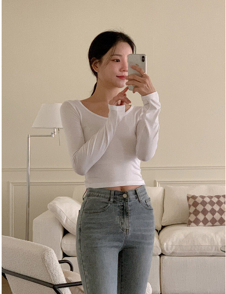 [1+1/기획] 쫀쫀 여리핏 유넥 크롭 티셔츠 아이보리