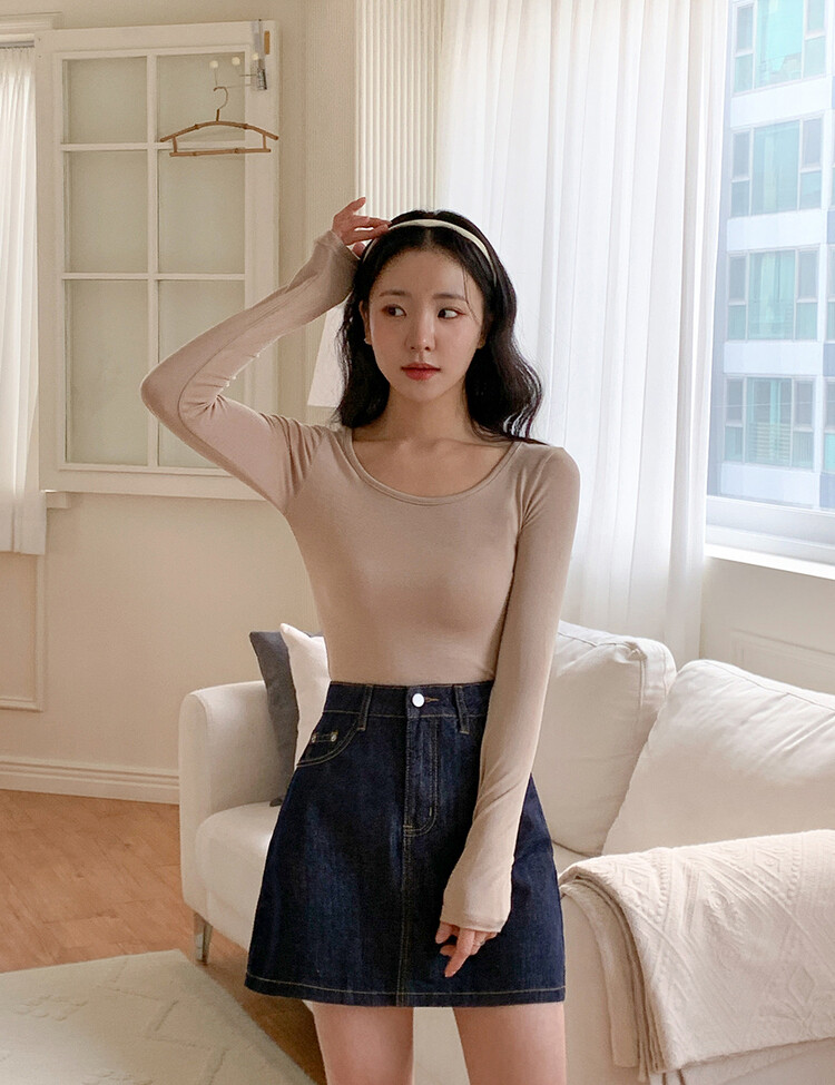 [1+1/기획] 쫀쫀 여리핏 유넥 크롭 티셔츠 베이지