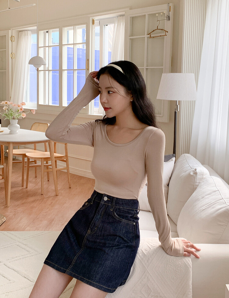 [1+1/기획] 쫀쫀 여리핏 유넥 크롭 티셔츠 베이지