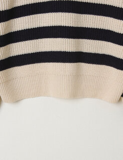 ストライプカラーネックニットジップアップ