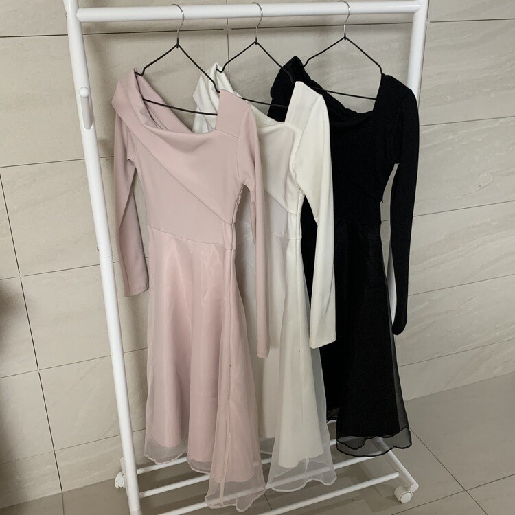 シフォンアンバランスオフショルダーロングワンピース