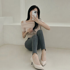 アンバランスオフショルダースリムTシャツ BEIGE