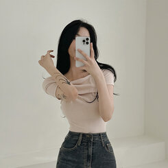 アンバランスオフショルダースリムTシャツ BEIGE